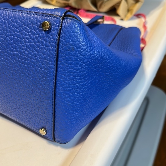 Huge Kate Spade purse. About 15.5 inches wide and about 12 inches tall Blue - Picture 4 of 9